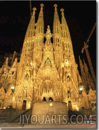 Night View of Antoni Gaudis La Sagrada Familia Temple