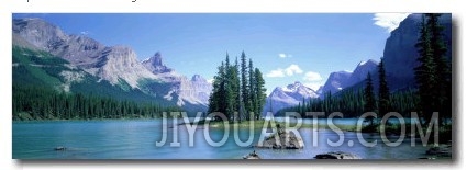 Maligne Lake Near Jasper, Alberta, Canada