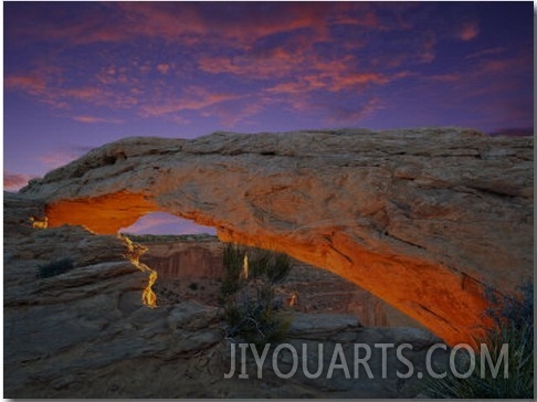 Sunrise at Mesa Arch in Canyonlands National Park, UT