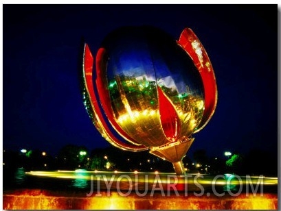 Floralis Generica Sculpture in Un Plaza, Recoleta, Buenos Aires, Argentina