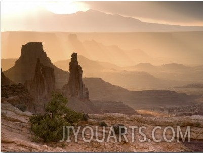 Washer Woman and Mesa Arch, Canyonlands National Park, Utah, USA