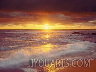 Sunset Cliffs Beach on the Pacific Ocean at Sunset, San Diego, California, USA